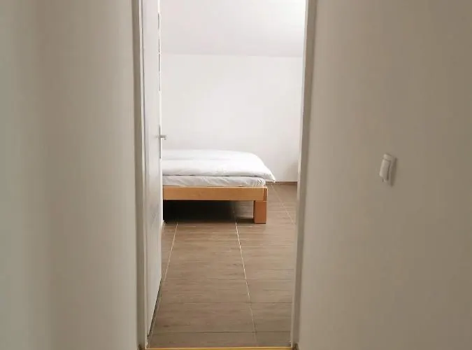 Kod Dede 公寓 Brzeće